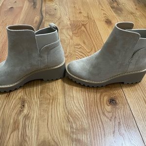 COPY - NWOT Dolce Vita lug boots